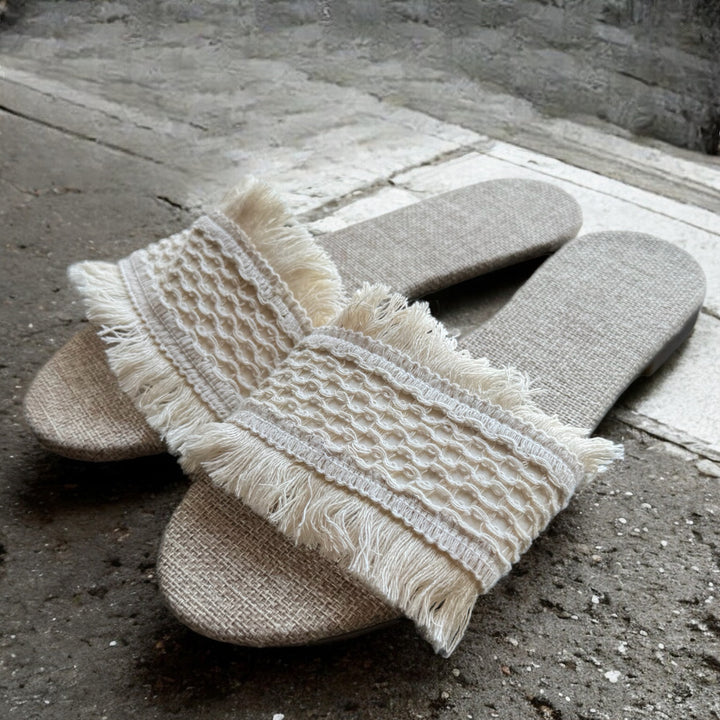 SANDY SLIPPERS