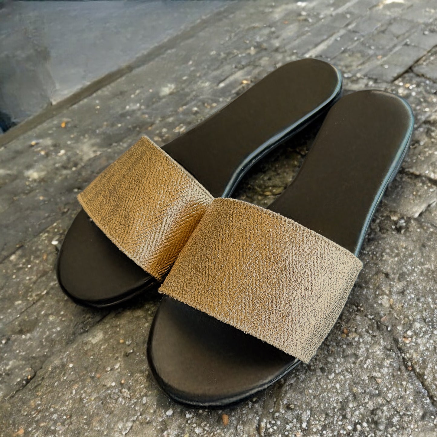 GOLD SLIPPER