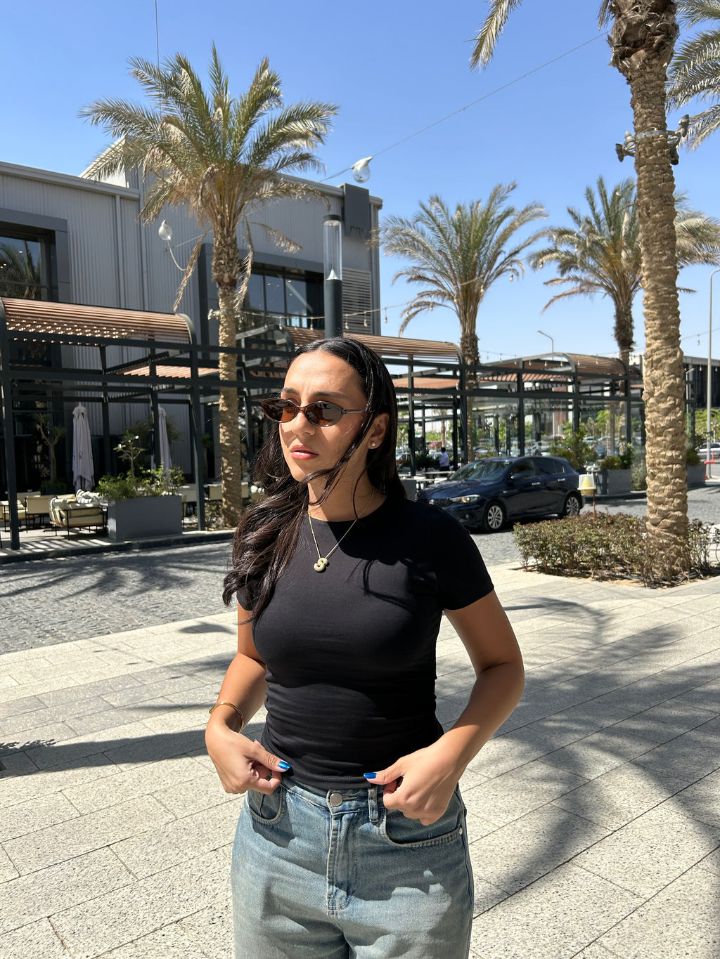 SculptHER Round Black Top